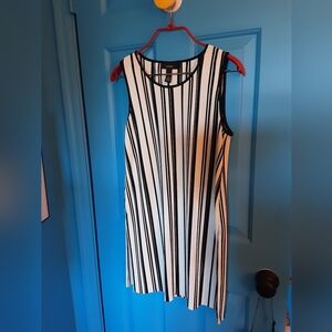 Alfani Micropleat Black and White Tunic